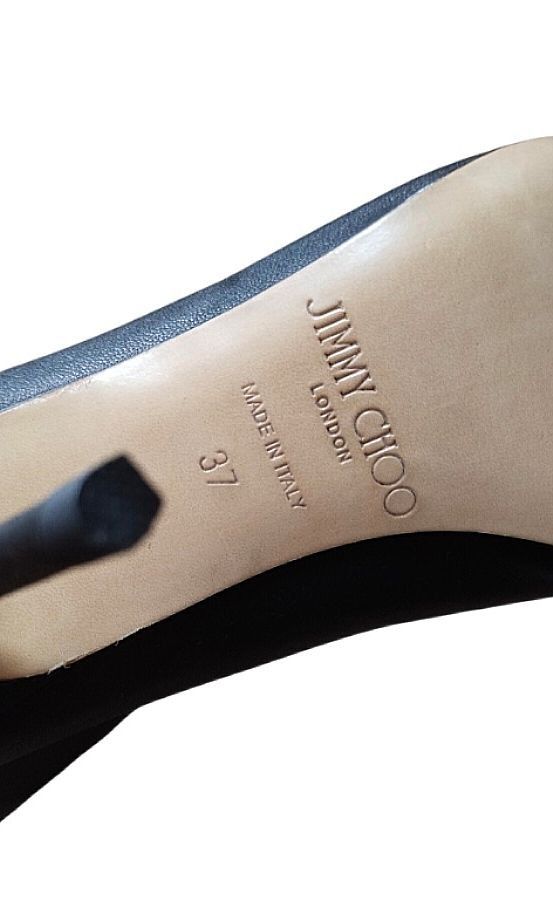 Authentic JIMMY CHOO ankle leather .booties (Category: Sneakers & Footwear) located in Caloocan City. Submitted by modishthriftstore (Listing ID 1463647040, Image 3). Description: Best fit Size 6 .NO TO LOW BALLERS pls Like New Condition/ NO FLAWS, NO iSSUES Stretchable leather, NO ZIPPER Guaranteed Authentic Very Classy & comfortable Brand new SRP: P45, 000+ loc: Rainbow Village 5 North Caloocan.