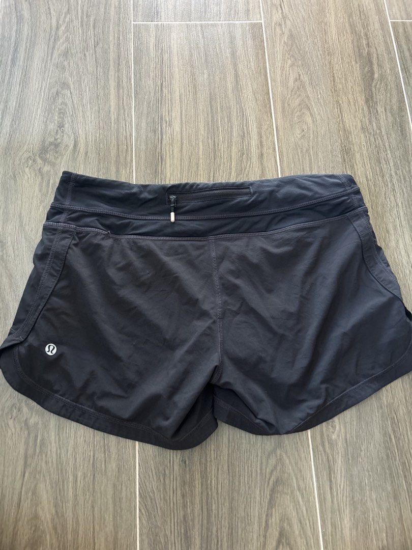 Authentic Lululemon (Category: Shorts) located in Manila. Submitted by daniii_1 (Listing ID 1465408039, Image 2). Description: Cut tags Can fit 27-28.
