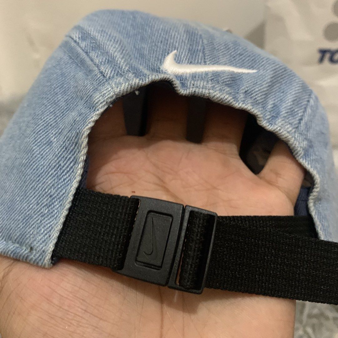 Authentic Nike Panel Cap Brandnew (Category: Caps & Hats) located in Manila. Submitted by steeezyyy (Listing ID 1465521194, Image 3). Description: brandnew with hangtag and paper bag 1500 only pm lang po meet up sa malapit Location : Mandaluyong City .