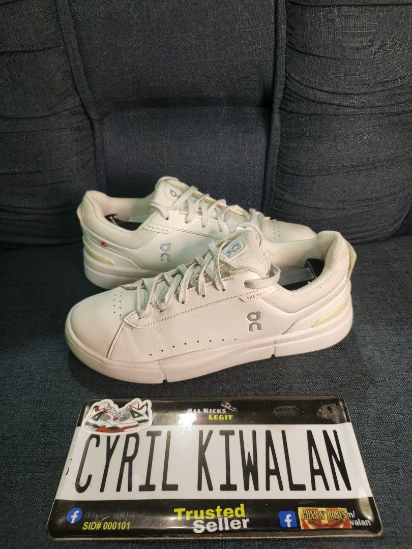 Authentic On Cloud The Roger Advantage Pickleball Triple White (Category: Sneakers) located in Baguio. Submitted by ckiwalan (Listing ID 1465462628, Image 2). Description: For sale Authentic Excellent condition Signs of use only Spiky No major issue Lightweight Baguio city can ship nationwide.