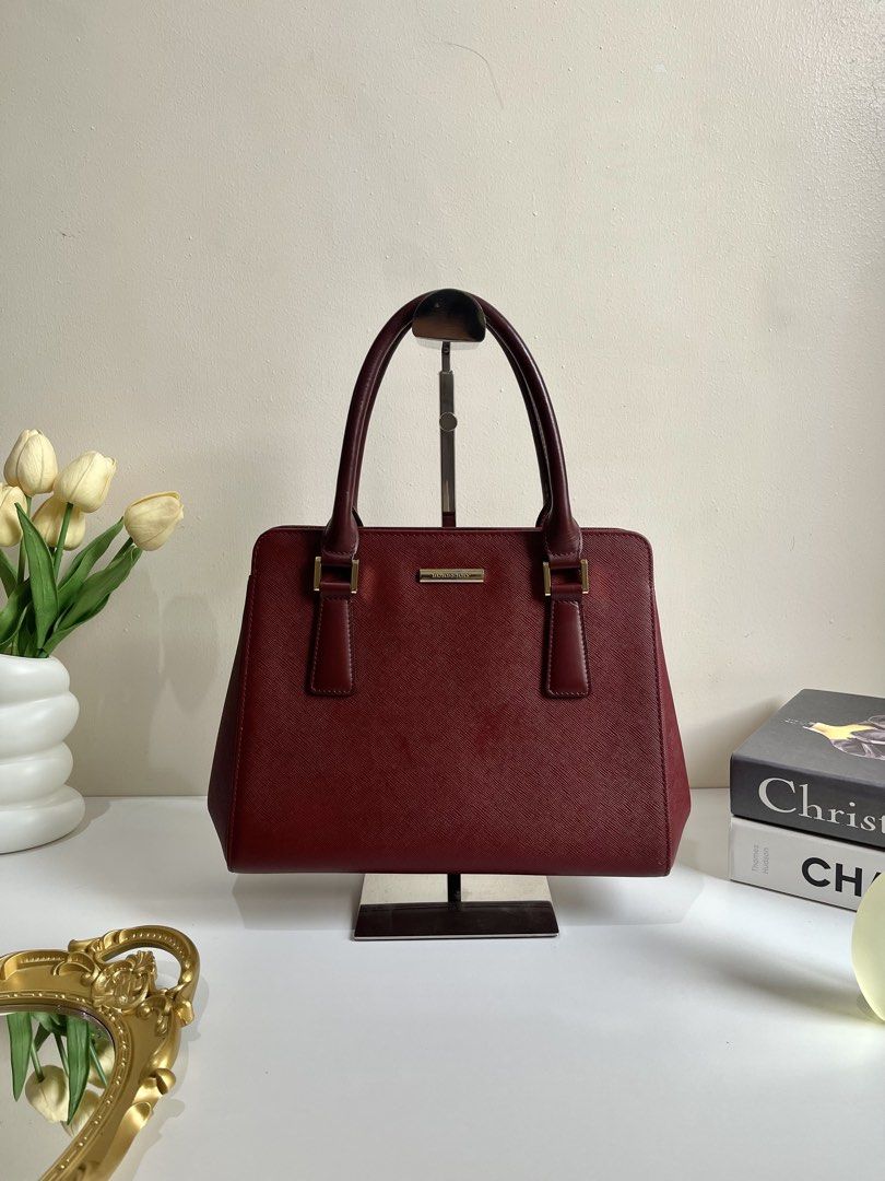 Authentic Vintage Burberry Top Handle Bag (Category: Luxury Bags & Wallets) located in Quezon City. Submitted by vintagemuseco.ph (Listing ID 1465468570, Image 1). Description: With authenticity paper .