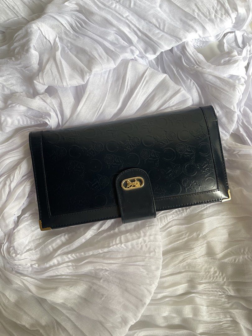 Authentic Vintage Celiné Wallet (Category: Luxury Bags & Wallets) located in Quezon City. Submitted by vintagemuseco.ph (Listing ID 1465474037, Image 1). Description: Cracks inside Clean outside Can be kili back (DIY niyo nalang) Sourced from Japan Ill give you tips :).