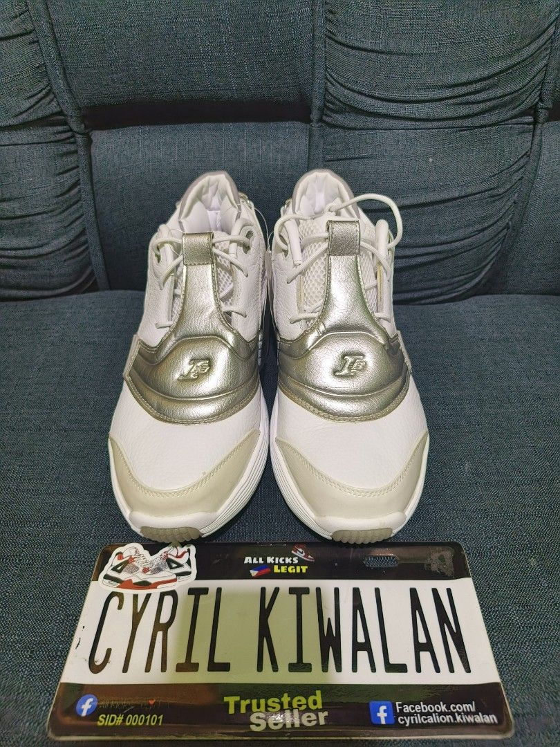 Authentic Vintage Reebok Allen Iverson Answer 5 OG White (Category: Sneakers) located in Baguio. Submitted by ckiwalan (Listing ID 1465397995, Image 3). Description: For sale Authentic Deadstock condition Unused pair No issue Vintage Baguio city can ship nationwide.