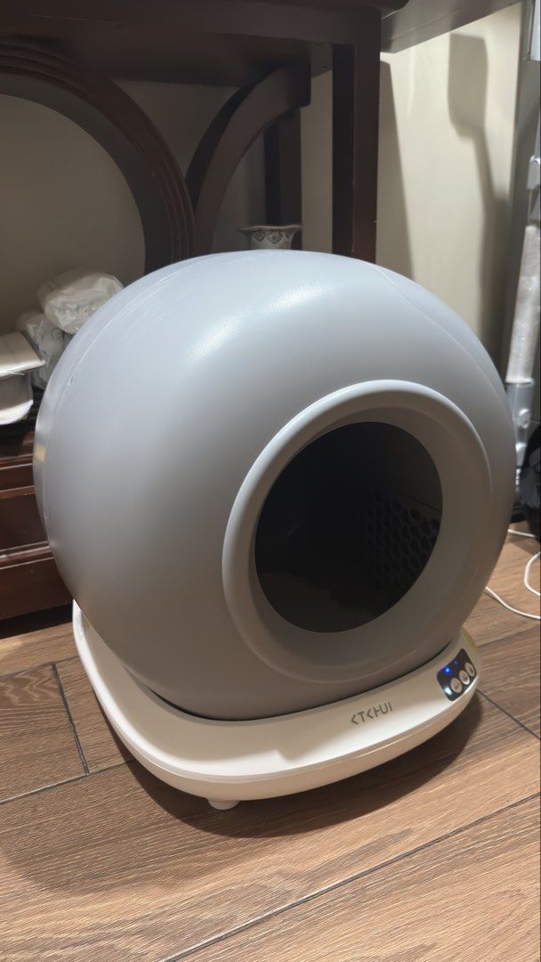 Automatic Litter Box (Category: Health & Grooming) located in Manila. Submitted by sagecuration (Listing ID 1465471071, Image 1). Description: Used once Litter mat not included RFS: too big for our space MOP: bank deposit/gcash SF: c/o buyer Location: Paco, Manila.