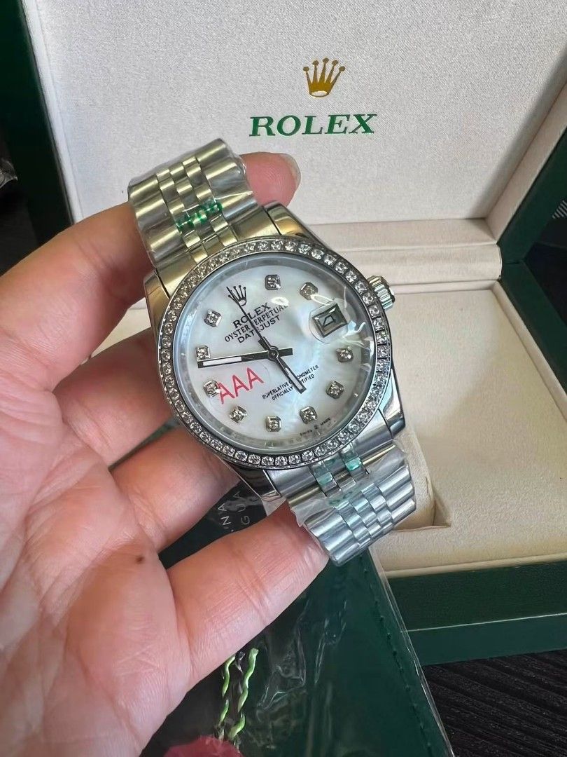 Automatic small and large size (Category: Women's Watches) located in Manila. Submitted by chellesshop (Listing ID 1465399665, Image 1). Description: .