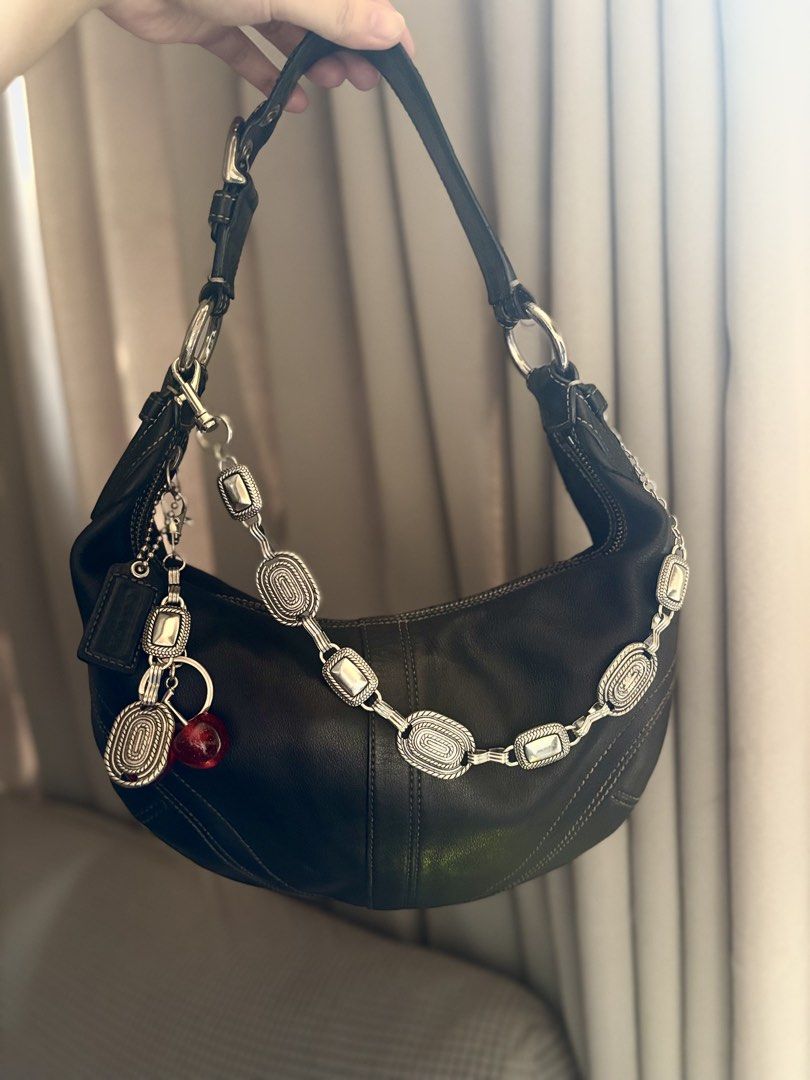 Avail for LA 1 month-scroll down 4 prices (Category: Shoulder Bags) located in Binangonan. Submitted by bagsistersph (Listing ID 1465414184, Image 1). Description: .
