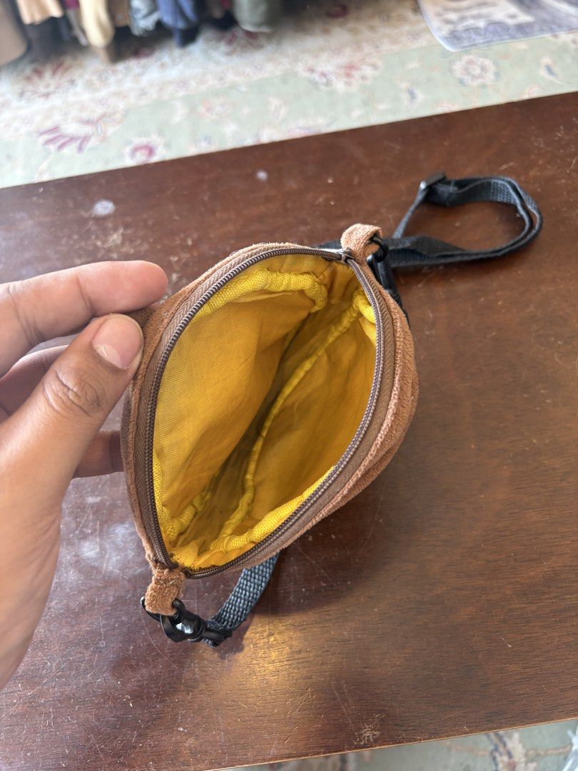 Baby Milo inspired sling bag (Category: Sling Bags) located in General Santos City (Dadiangas). Submitted by scrtshp (Listing ID 1465409688, Image 3). Description: no tags baby milo inspired sling bag no issue/In excellent condition.