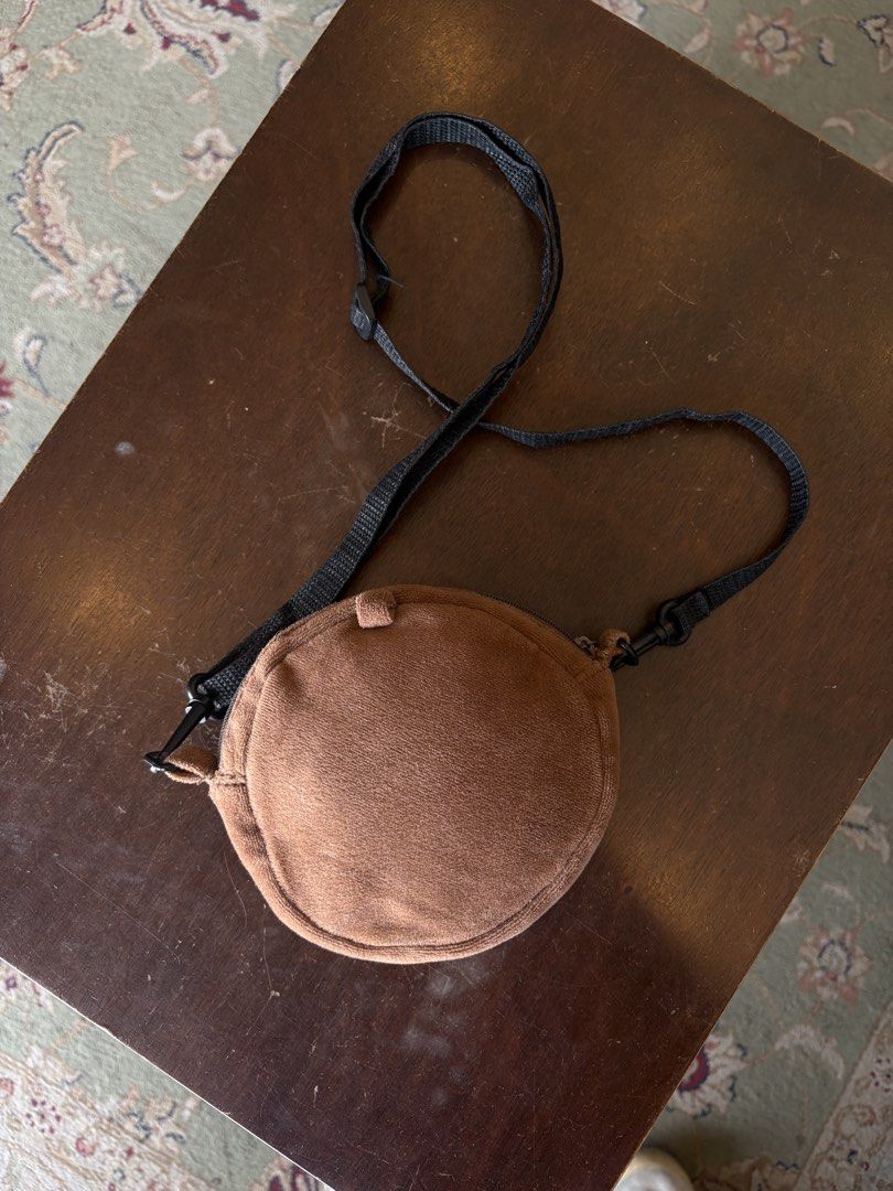 Baby Milo inspired sling bag (Category: Sling Bags) located in General Santos City (Dadiangas). Submitted by scrtshp (Listing ID 1465409688, Image 2). Description: no tags baby milo inspired sling bag no issue/In excellent condition.