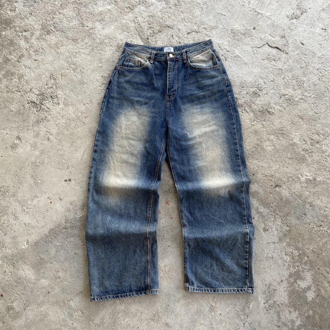 Baggy Denim washed Jeans (Category: Jeans) located in Solano. Submitted by _cleho (Listing ID 1465440187, Image 1). Description: no issue.