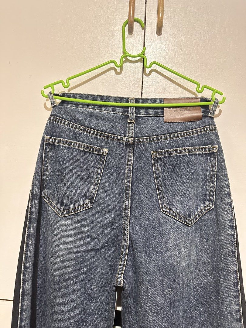 Baggy pants (Category: Jeans) located in Tandag. Submitted by kawaiispreloved (Listing ID 1465479661, Image 3). Description: size 26.
