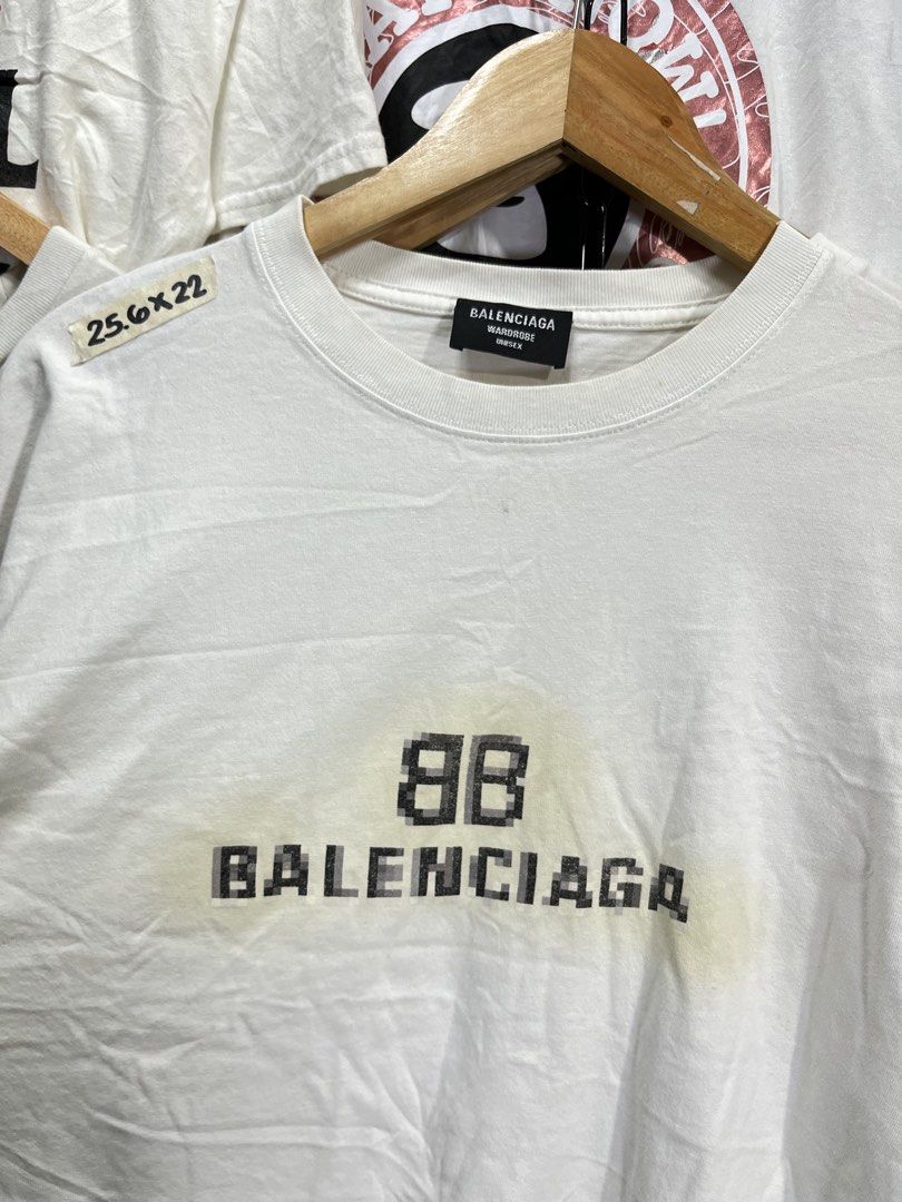 BALENCIAGA (Category: Formal Shirts) located in Manila. Submitted by aldrenyap109491 (Listing ID 1465395930, Image 3). Description: 💎BALENCIAGA 🔳CONDITION:9.7/10 EXCELLENT 🔳COLOR RATE:9.7/10 🔳DIMENSION:25.6X22 🔳BEST FIT: MEDIUM TO LARGE 🔳MOP:GCASH/CASH 🟥ISSUE: ❌❌ MINE:₱700 (FREE SHIPPING) (AUTOMATICALLY YOURS) 📍 POBLACION PUROK 5 KOLAMBUGAN LDN (9207).
