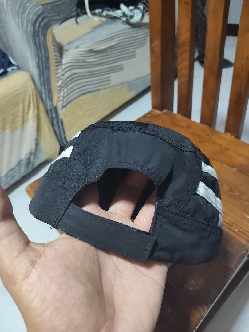 Balenciaga 3B baseball cap (Category: Luxury Apparel) located in Paranaque City. Submitted by reymart_1 (Listing ID 1465404511, Image 2). Description: -3b baseball cap -Like new condition -like new color rate -no dents -no issue -adjustable strap -very good for outing.
