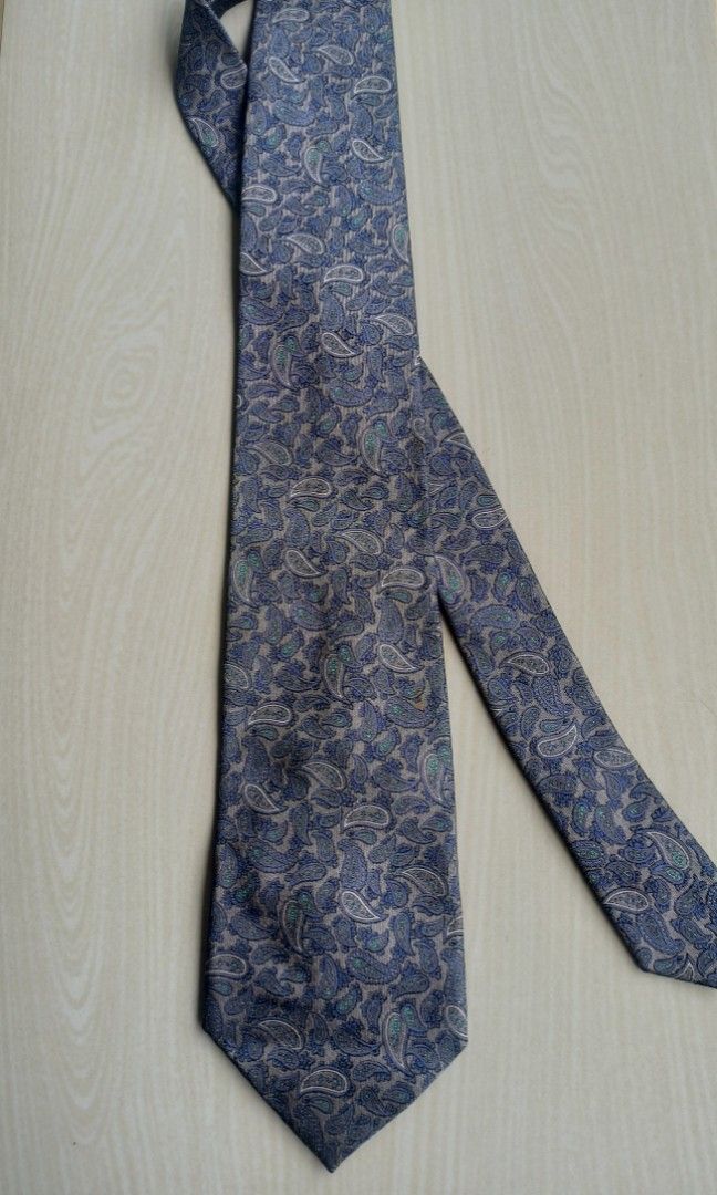 Balenciaga neck tie (Category: Ties) located in Argao. Submitted by royalowl-888 (Listing ID 1465439990, Image 2). Description: Balenciaga neck tie authentic excellent condition no issue location visayas cebu.