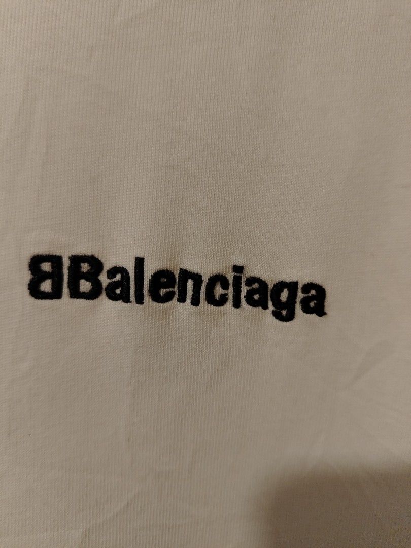 Balenciaga Tee (Category: Tshirts & Polo Shirts ) located in Candijay. Submitted by 6312_streetwear (Listing ID 1465398528, Image 2). Description: 22x28.