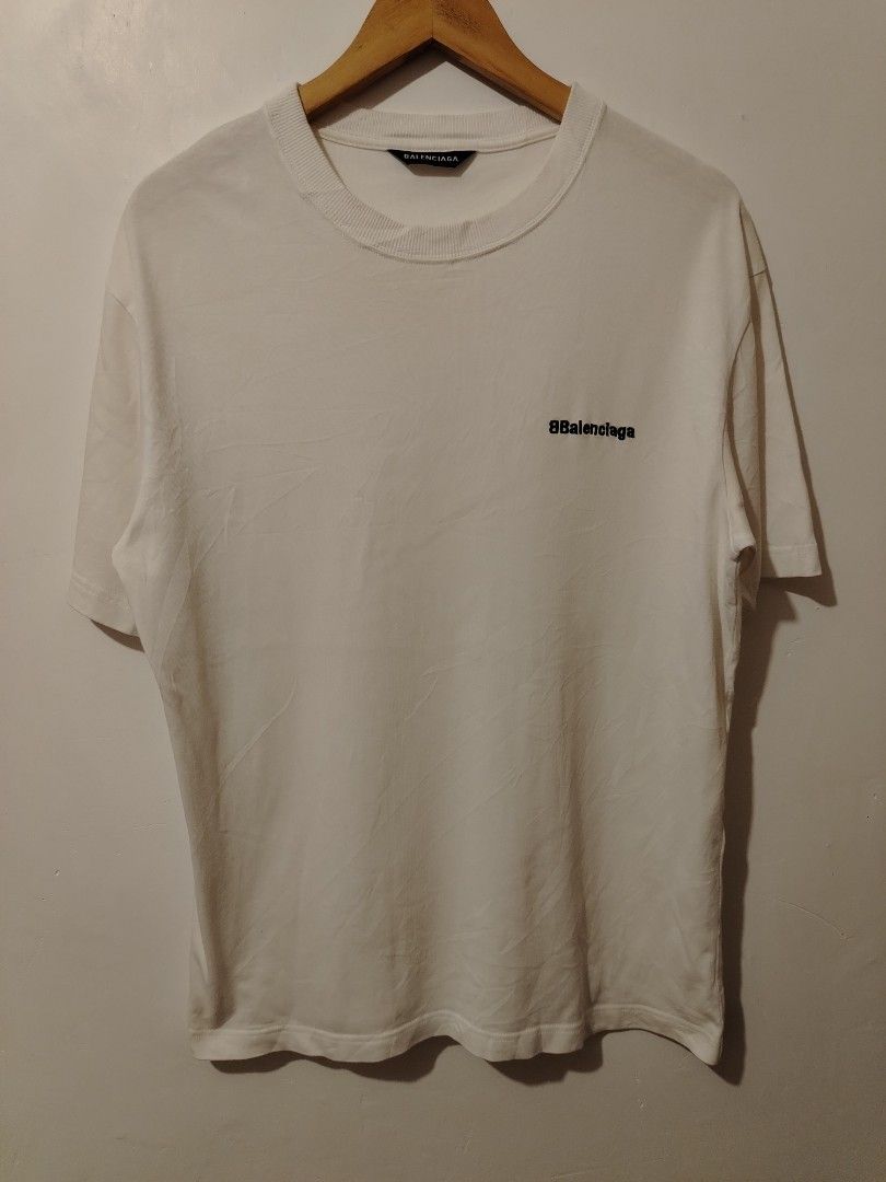 Balenciaga Tee (Category: Tshirts & Polo Shirts ) located in Candijay. Submitted by 6312_streetwear (Listing ID 1465398528, Image 1). Description: 22x28.