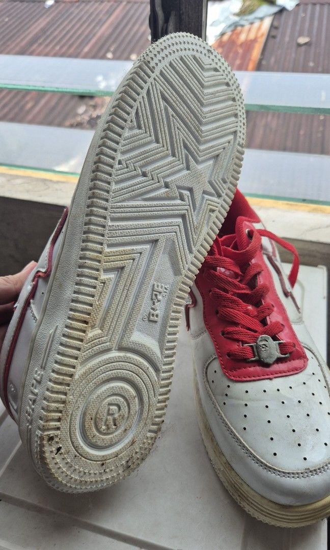 Bape shoes white/red (Category: Casual Shoes) located in Rizal. Submitted by meeshoppe2 (Listing ID 1465397075, Image 3). Description: not og.