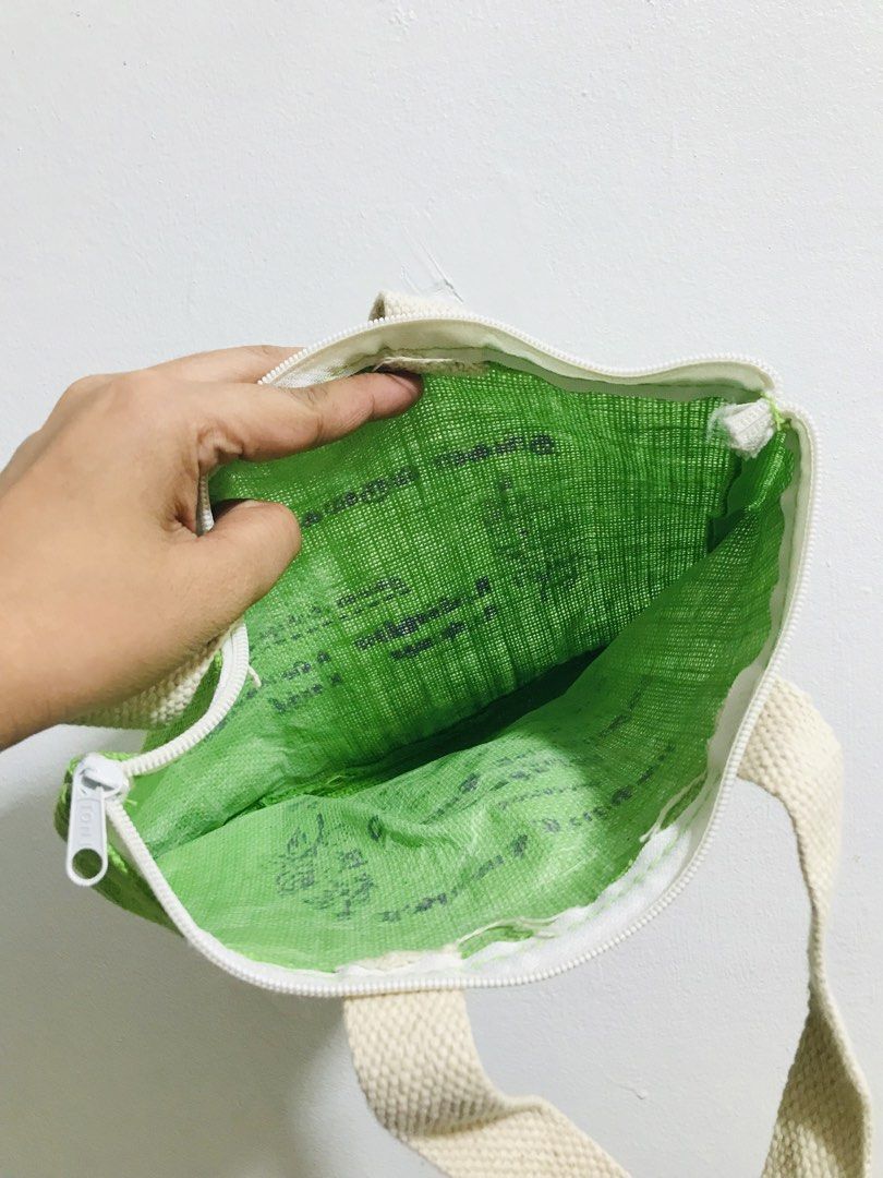 BAUNAN BAG (Category: Tote Bags) located in Gamu. Submitted by 2022bagsbunny (Listing ID 1465412118, Image 3). Description: .