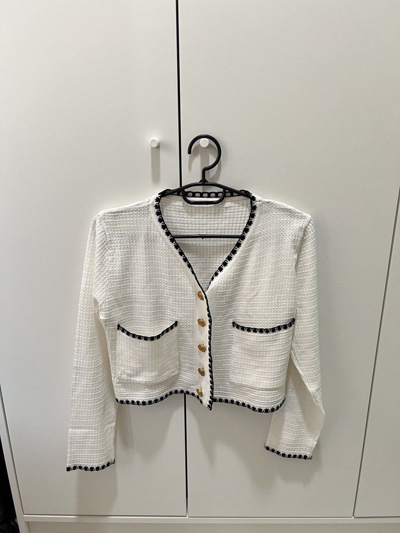 Bazaar SALE!! 200 PHP EACH (Category: Blouses) located in Muntinlupa City. Submitted by shopblank (Listing ID 1465434270, Image 3). Description: .