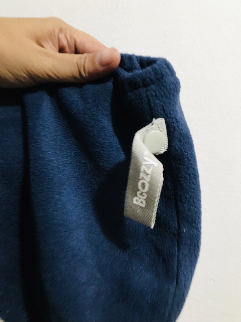 BCOZZY DRAWSTRING POUCH (Category: Purses & Pouches) located in Gamu. Submitted by 2022bagsbunny (Listing ID 1465411434, Image 2). Description: .