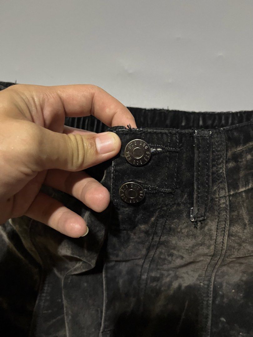 BDG PANTS (Category: Chinos) located in Santa Cruz. Submitted by __incognito (Listing ID 1465407067, Image 3). Description: BDG PANTS💋 30 waistline 40 length hem 10 -issue none.
