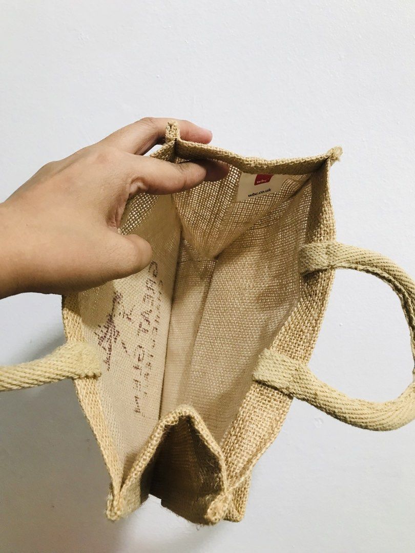BEACH BAG (Category: Beach Bags) located in Gamu. Submitted by 2022bagsbunny (Listing ID 1465407011, Image 3). Description: .