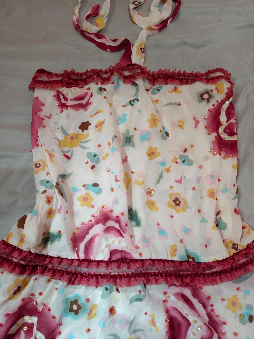 Beaded halter top/dress (Category: Blouses) located in Alburquerque. Submitted by dzm.ancn0 (Listing ID 1465483532, Image 2). Description: .