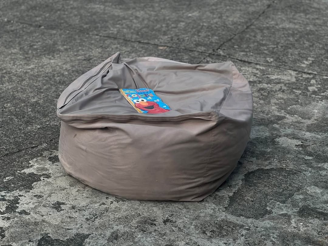 Bean bag (Category: Chairs) located in Manila. Submitted by mightyfox.28e9a1 (Listing ID 1465493805, Image 2). Description: .