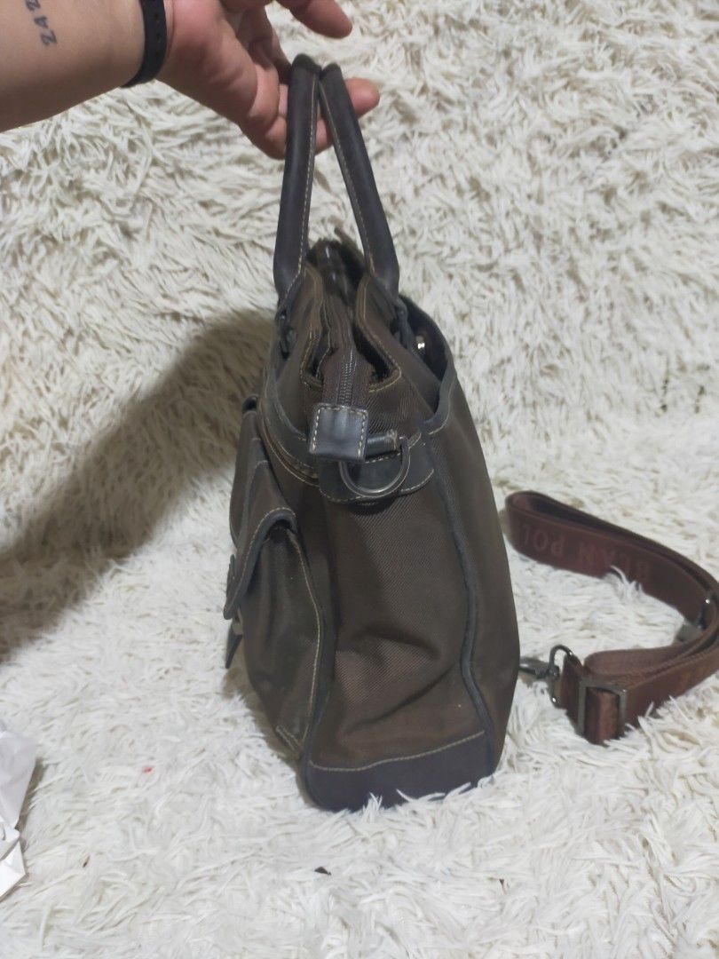 Bean file Messenger bag (Category: Briefcases) located in Manila. Submitted by darleng.d228ef (Listing ID 1465384473, Image 3). Description: .