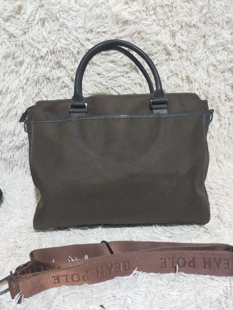 Bean file Messenger bag (Category: Briefcases) located in Manila. Submitted by darleng.d228ef (Listing ID 1465384473, Image 2). Description: .