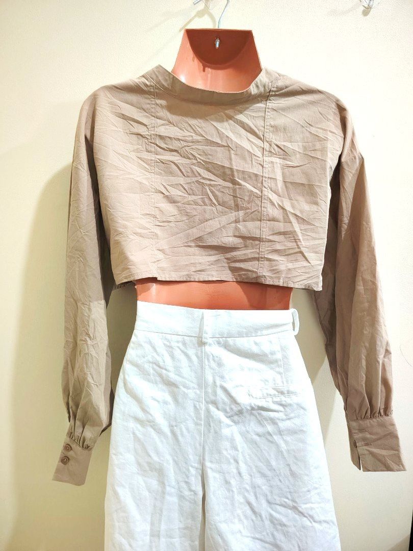 Beige Crop Top and White Shorts Set (Category: Sets or Coordinates) located in Quezon City. Submitted by timelesstreasure117 (Listing ID 1465553461, Image 2). Description: Can fit from medium to large Good condition ₱70 Bundle with my other top listings to get discount 5 for ₱300 10 for ₱500 Buyer books courier of choice Payment via gcash or paymaya.