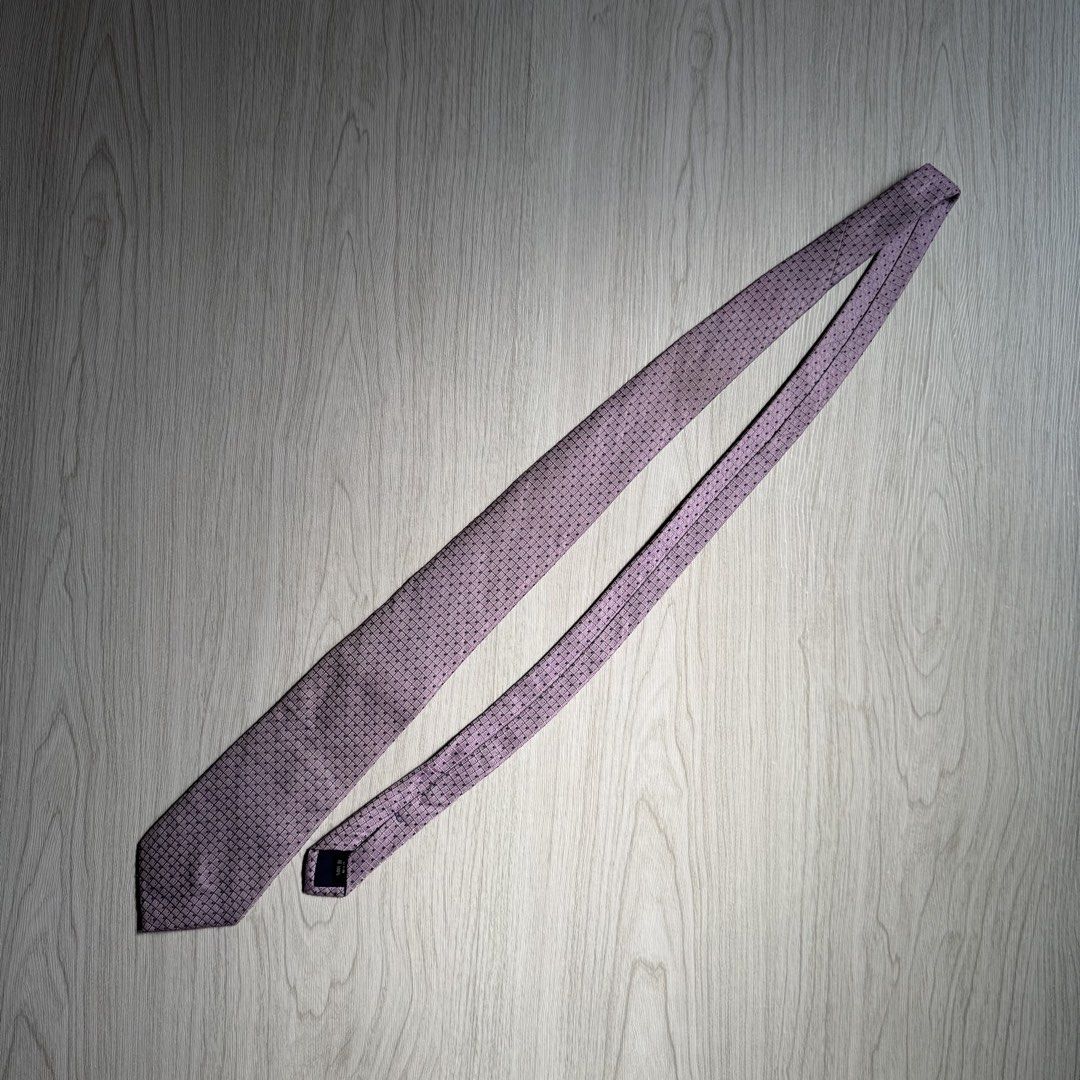 Besms Japan Silk Tie (Category: Ties) located in Zamboanga. Submitted by rustic.rev (Listing ID 1465426633, Image 1). Description: Very good condition, 2 minimal stains, See last 2 photos +sf.