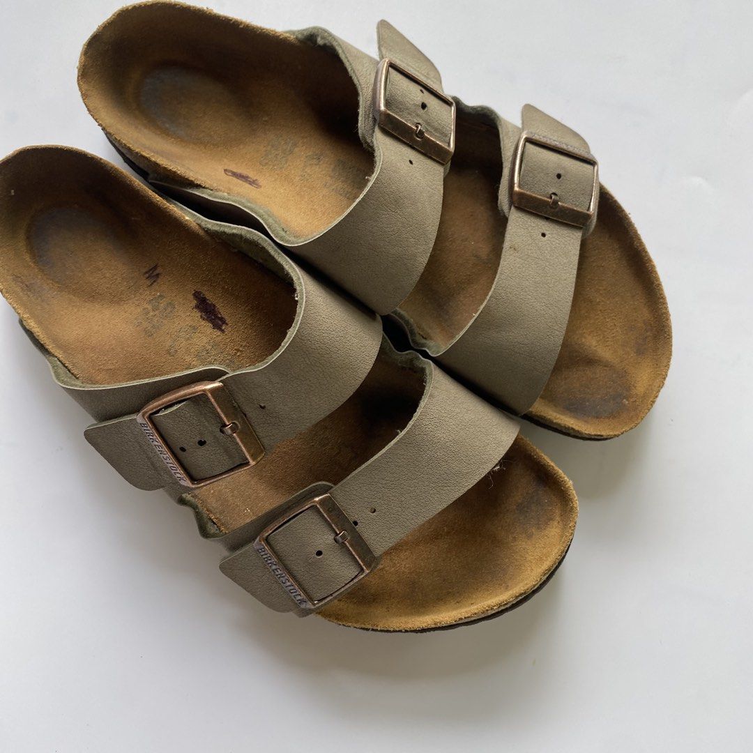 Birkenstock Arizona (Category: Slippers & Slides) located in Manolo Fortich. Submitted by thriftstr.co (Listing ID 1465385872, Image 2). Description: B*rkenstock Arizona 7.5 US M / 25.5 CM (Fits 26 CM) Excellent Condition Mine 1700.