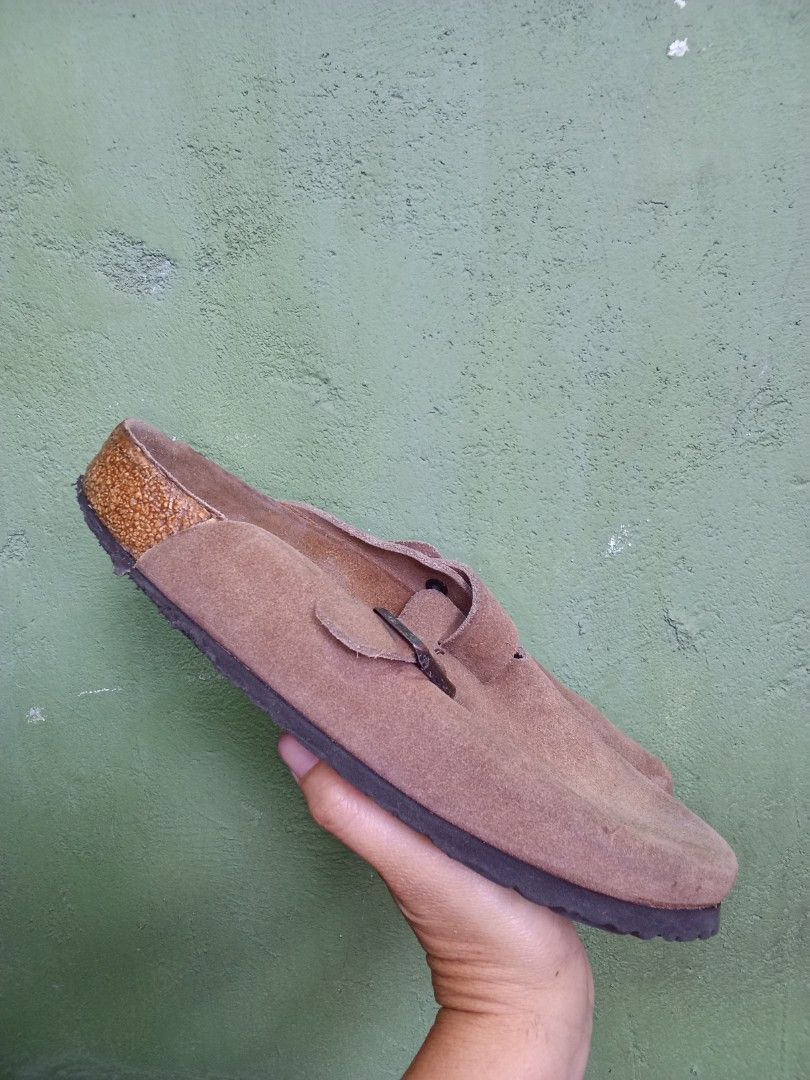 Birkenstock Boston clogs (Category: Flats & Sandals) located in General Santos City (Dadiangas). Submitted by ukayonlineshoppe (Listing ID 1465490217, Image 3). Description: original 💯 has major defects(dragging) but in very good condition.