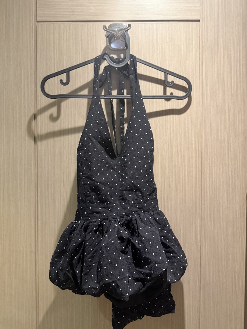Black and White Polka Dot Halter Bubble Top (Category: Dresses) located in Manila. Submitted by ekathleeen (Listing ID 1465521593, Image 1). Description: Decluttering!! 👖👚 Size: S Used twice only Loc: Makati.