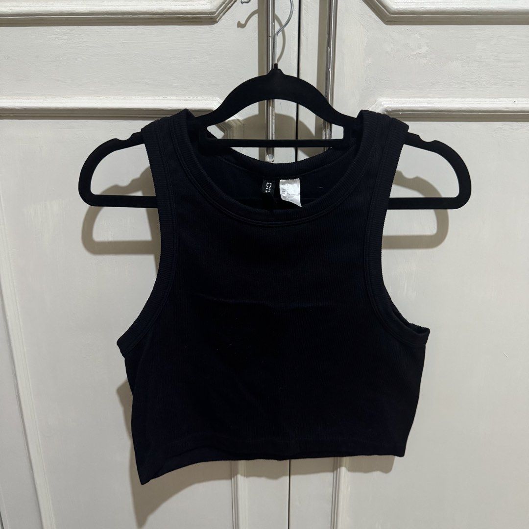 Black Croptop (Category: Sleeveless) located in Vigan. Submitted by chiyannav (Listing ID 1465490441, Image 1). Description: .