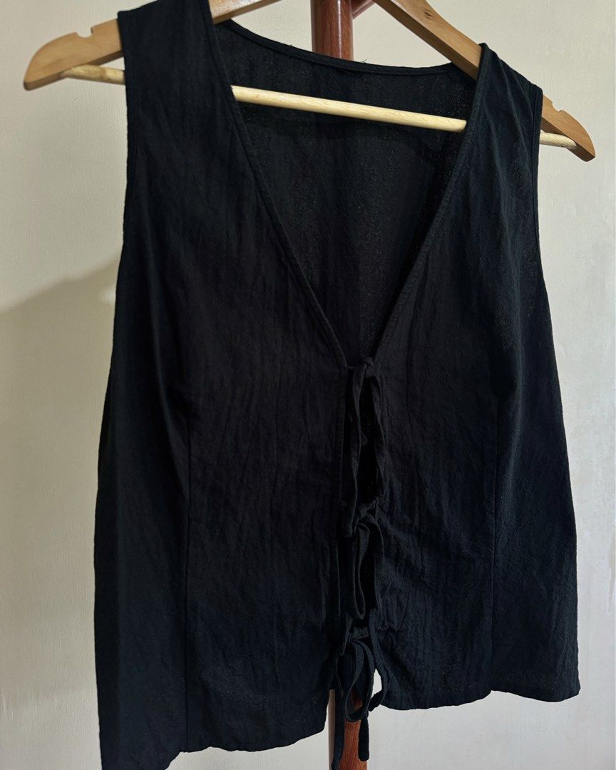 Black linen tie top (Category: Blouses) located in Davao. Submitted by bargainboutiquee (Listing ID 1465435515, Image 2). Description: .