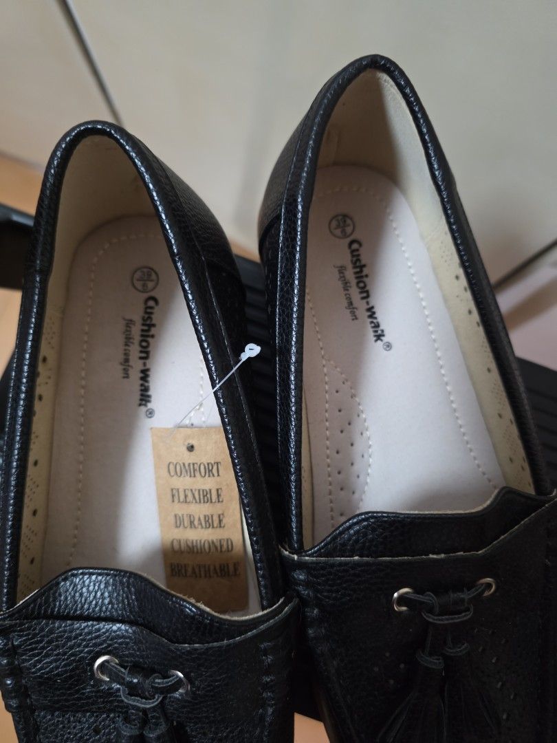 Black Loafers (Category: Loafers) located in Quezon City. Submitted by buysophie (Listing ID 1465400648, Image 2). Description: cushion-walk size 39.