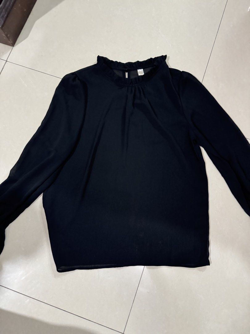 Black Long Sleeve Chiffon Blouse Ruffle Collar (Category: Blouses) located in Quezon City. Submitted by sweetlyluxe (Listing ID 1465489646, Image 1). Description: - Color: Black - Size: Small - Material: Lightweight sheer chiffon - Details: Pleated ruffle collar and back keyhole button closure - Styling: Versatile for both work and casual outings.