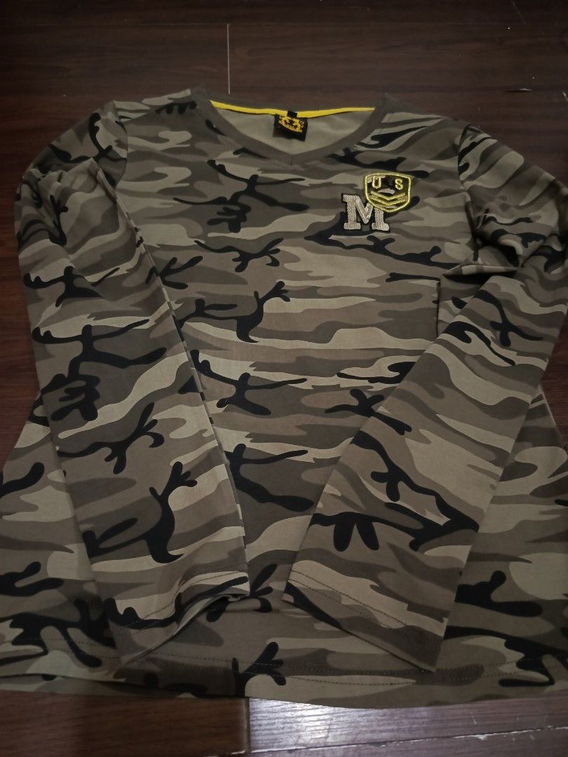 Bleecker & Mercer garment (Category: Longsleeves) located in Manila. Submitted by louz3rrr (Listing ID 1465531073, Image 1). Description: .