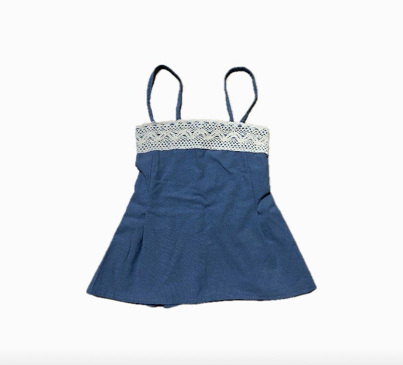 Lace Squareneck Camisole Top (Category: Sleeveless) located in Rizal. Submitted by mwariaah (Listing ID 1465483117, Image 1). Description: 𝜗ৎ size xs-m 𝜗ৎ used once 𝜗ৎ mop: gcash / maribank 𝜗ৎ mod: lalamove / jnt 𐔌՞ ܸ.ˬ.ܸ՞𐦯 message me to know more!.