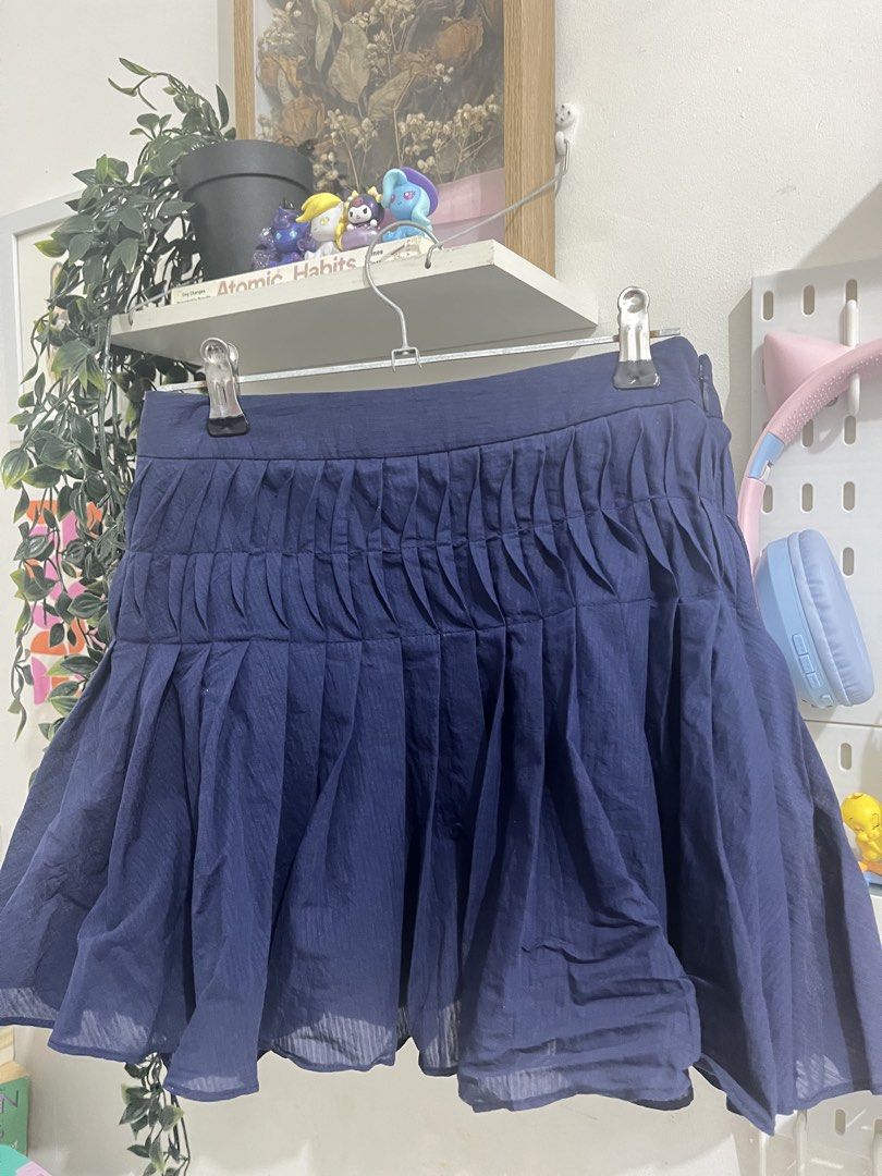 BLUE SKIRT WITH INNER SHORTS (Category: Skirts) located in Bacoor. Submitted by lemonsandmelons (Listing ID 1465389323, Image 3). Description: fits 25 to 26.