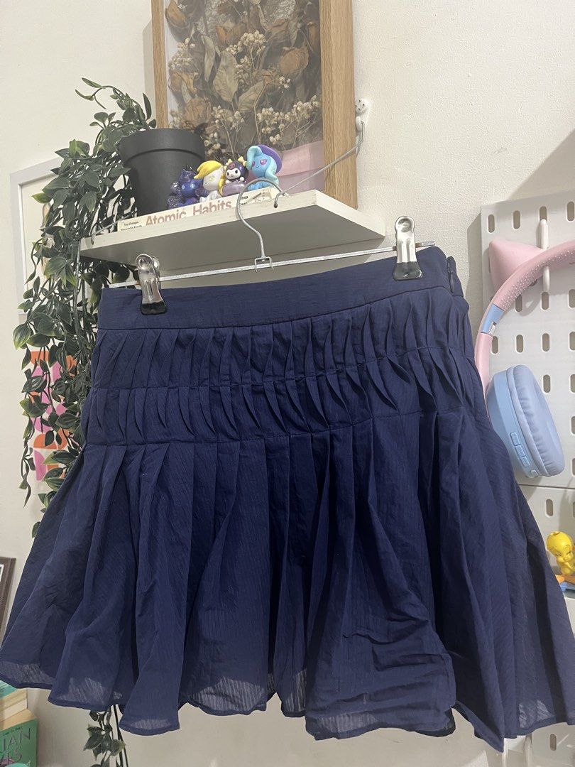 BLUE SKIRT WITH INNER SHORTS (Category: Skirts) located in Bacoor. Submitted by lemonsandmelons (Listing ID 1465389323, Image 1). Description: fits 25 to 26.