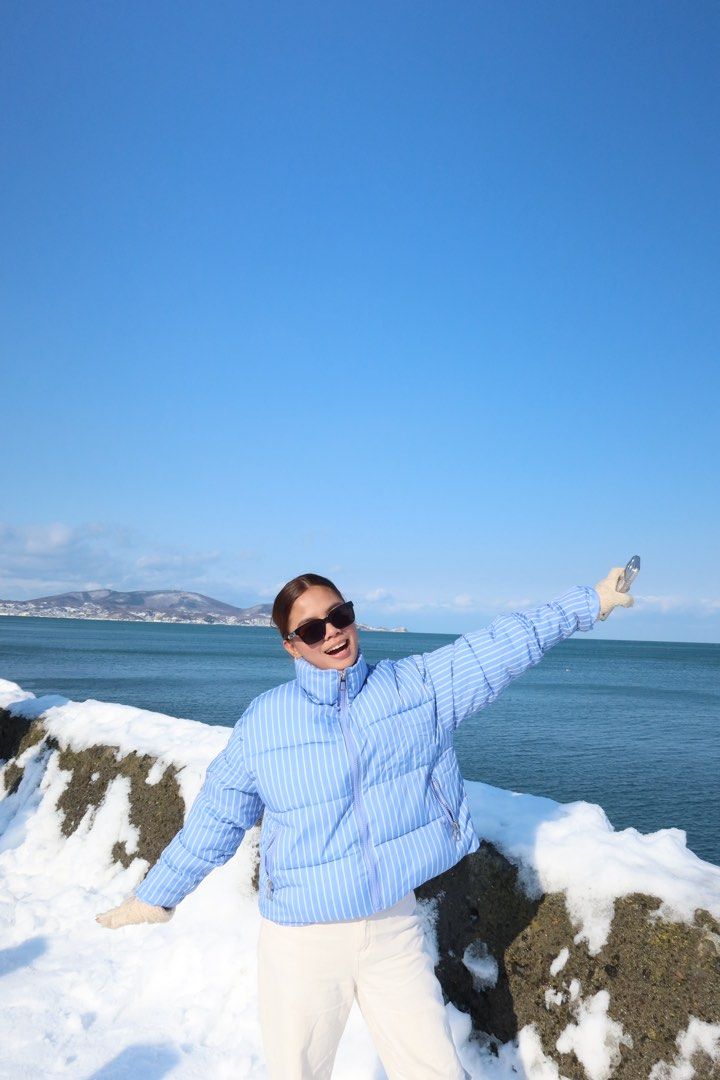 BLUE STRIPES PUFFER JACKET (Category: Coats, Jackets and Outerwear) located in Manila. Submitted by yanasonjaco (Listing ID 1465531135, Image 1). Description: used twice in japan & korea fits up to med.