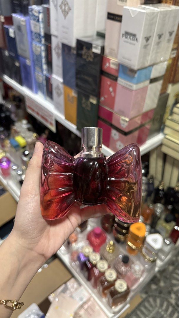 Bonbon Viktor & Rolf EDP 50ml (Category: Fragrance & Deodorants) located in Manila. Submitted by r.nicole565 (Listing ID 1465428098, Image 1). Description: -Premium -Brandnew with Box -Long lasting Scent -Quality -Trusted by many! 🥰.