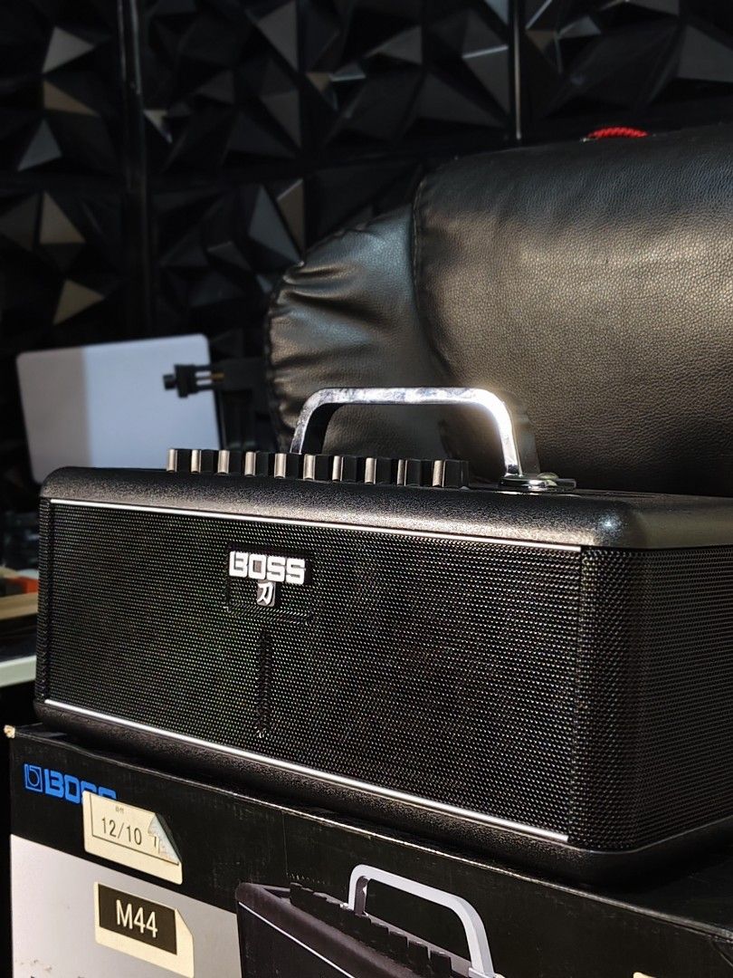 Boss Katana-Air Wireless Guitar Amplifier System (Category: Musical Instruments) located in Caloocan City. Submitted by arronsly (Listing ID 1465415298, Image 1). Description: - Boss Katana-Air Wireless Guitar Amp System - Completely wireless setup, runs on batteries or AC power - Includes WL-T wireless transmitter and official dust cover - Original box included - Features multiple built-in effects and Bluetooth audio connectivity - Perfect porta