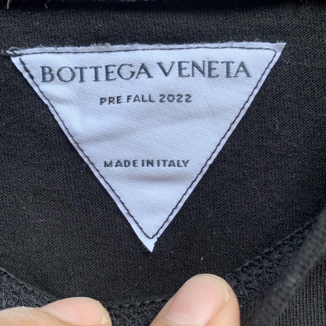 Bottega Veneta Tshirt (Category: Luxury Apparel) located in Manila. Submitted by _thrift.clothes._ (Listing ID 1465481677, Image 2). Description: Size:Medium W:20 L:29 issue cut washtag.