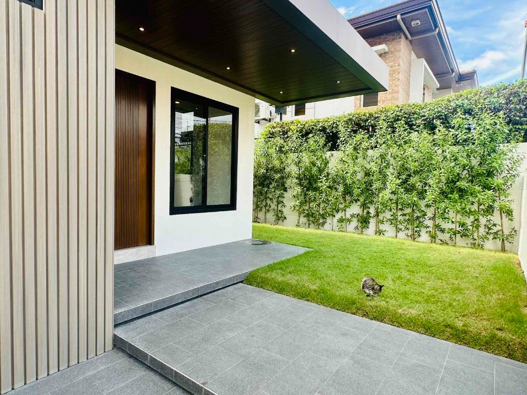 (Category: ) located in . Submitted by rmvlistings (Listing ID 1465405318, Image 1). Description: .