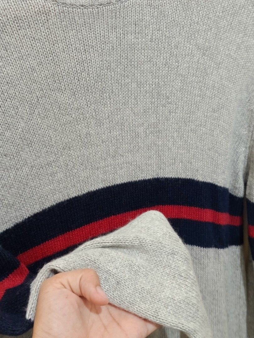 Brandy Melville sweater (Category: Coats, Jackets and Outerwear) located in Butuan. Submitted by thriftsalva_222 (Listing ID 1465435743, Image 3). Description: 📍 Mindanao pay thru gcash including sf direct j&t.
