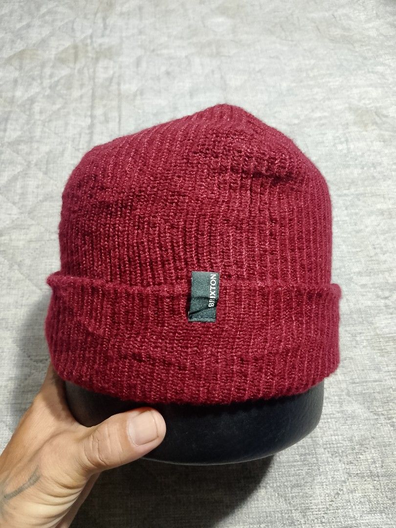 Brixton 100% acrylic Bennie (Category: Beanies) located in Cadiz. Submitted by comradstuff (Listing ID 1465511185, Image 1). Description: Brixton 100% acrylic Bennie adult size OSFM.