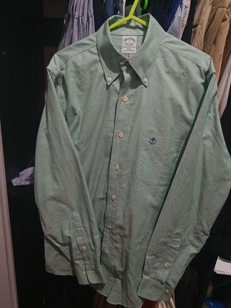 Brooks brothers button down shirt (Category: Tshirts & Polo Shirts ) located in Jaen. Submitted by vinzyrus217291 (Listing ID 1465442692, Image 2). Description: green brooks brothers button down shirt as new condition no issues 10/10 color rate Nueva ecija location 📍 can do meetups or shipping via jnt unli VC and past transaction checking for assurance.